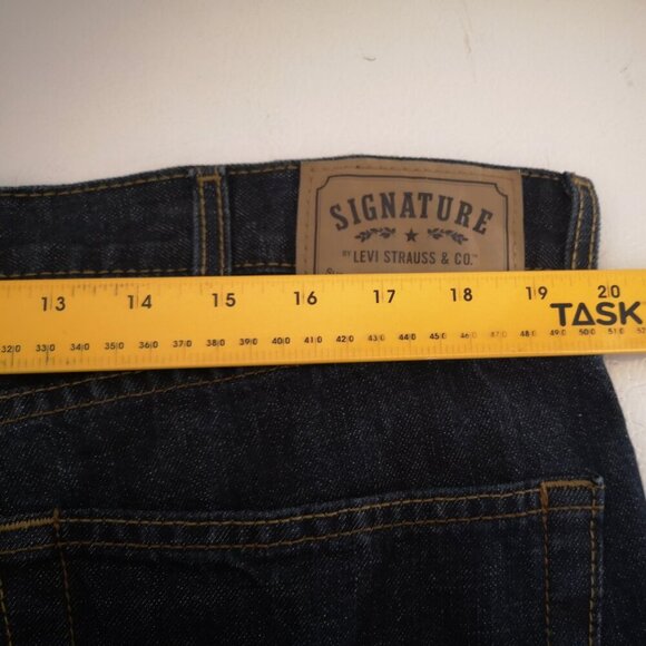 Signature by Levi Strauss Men's Size 40/30 Dark Wash Straight Leg Jeans - Picture 11 of 13